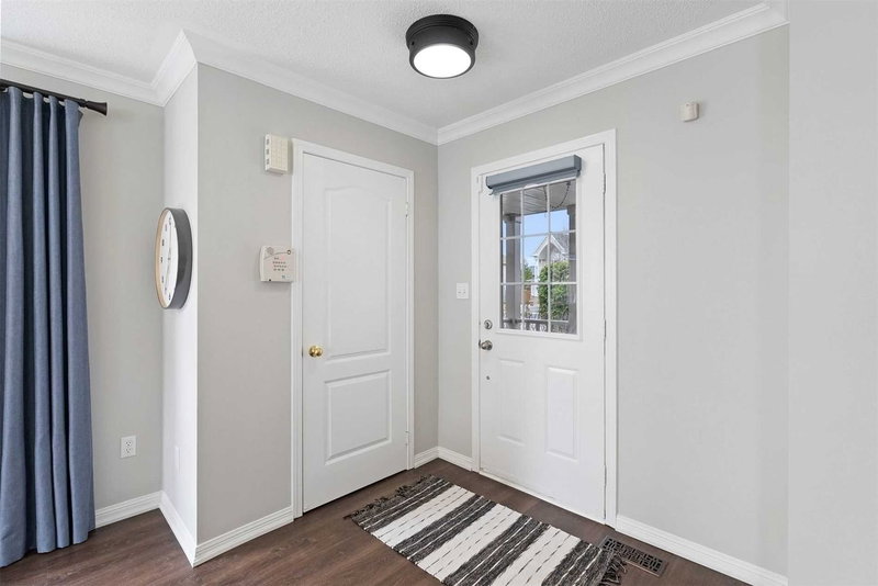 8 Shipley Ave, Clarington, L1B 1M6 | Image 3