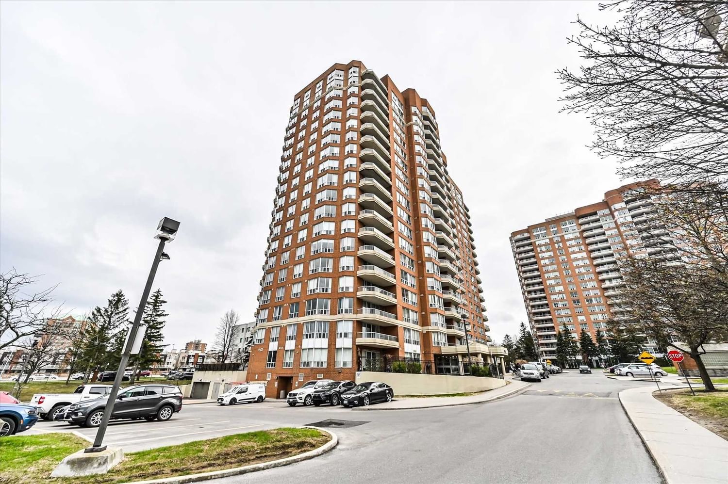 Listing Image 3