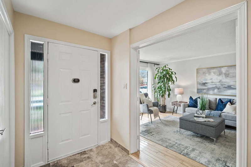 1156 Gloucester Sq, Pickering, L1V3P6 | Image 3