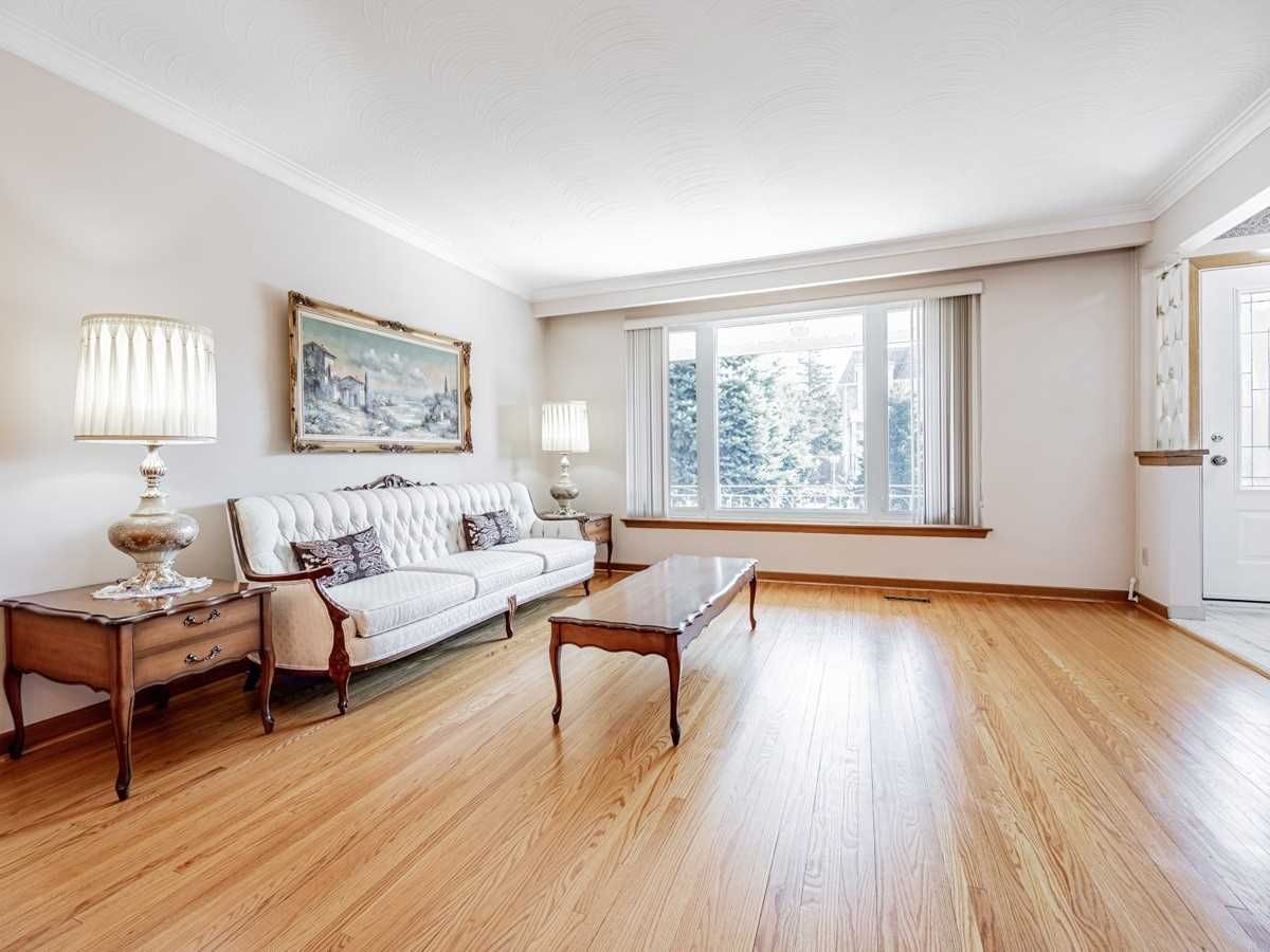 Listing Image 3