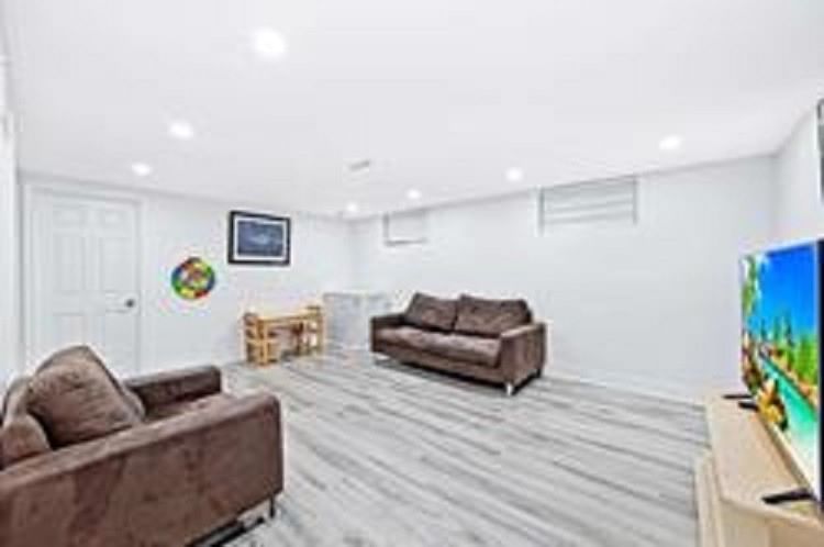 Bsmt - 21 Aspendale Dr, Toronto, M1P4J7 | Image 3
