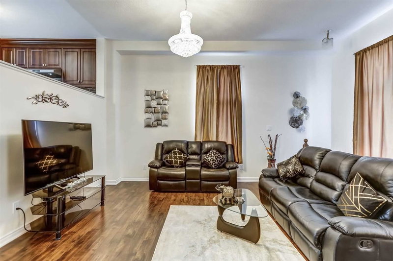 33 Guildpark Ptwy, Toronto, M1J 3P1 | Image 2