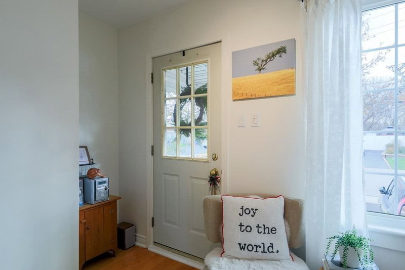 8 Wolcott Ave, Toronto, M1L4K1 | Image 2