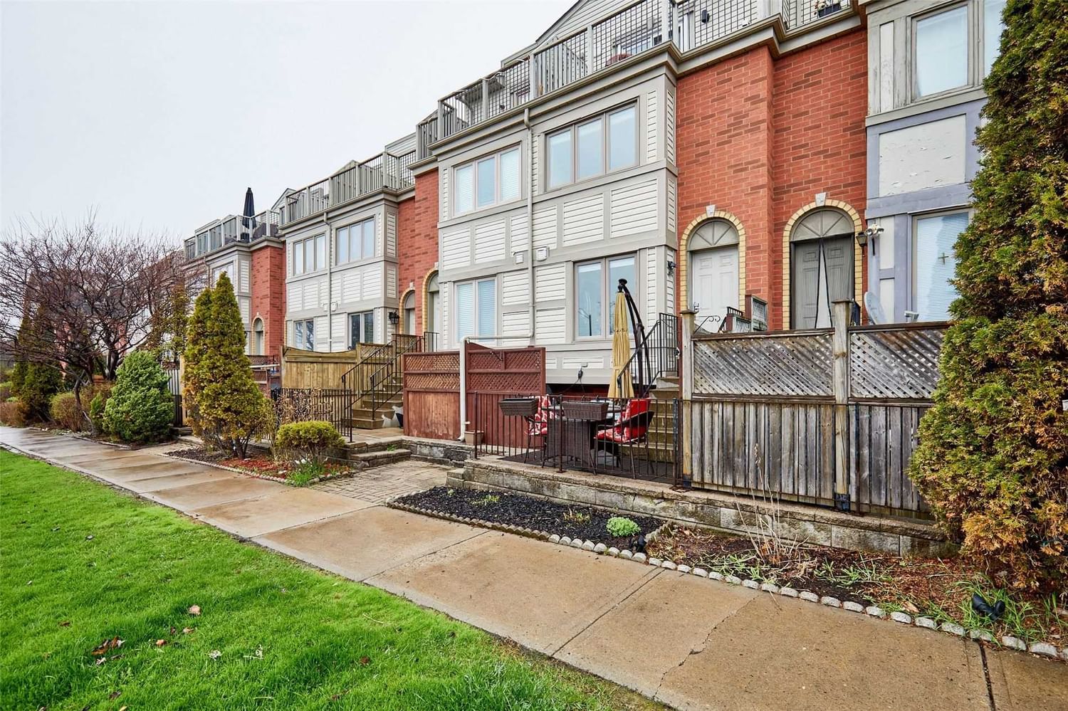 Townhouse sold at 48-1635 Pickering Pkwy, Pickering, Village East, L1V6W8 - MLS: E5631017