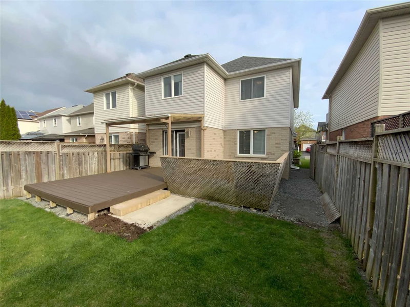 165 Madden Pl, Clarington, L1C5K4 | Image 3