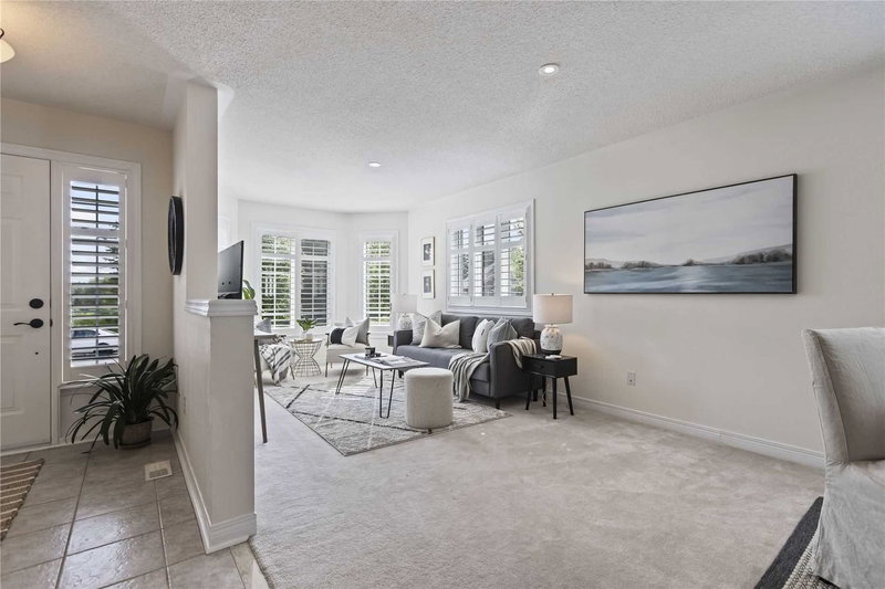 66 Squire Fletcher Dr, Clarington, L1C 5H9 | Image 2