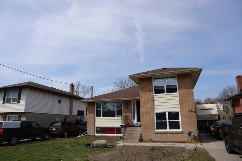 474 Fernhill Blvd, Oshawa, L1J 5J7 | Image 2