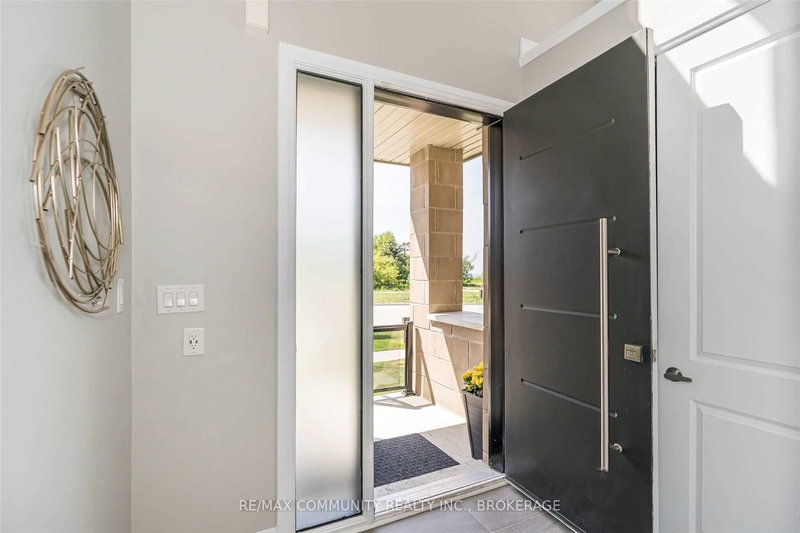 215 Port Darlington Rd, Clarington, L1C 4A7 | Image 3