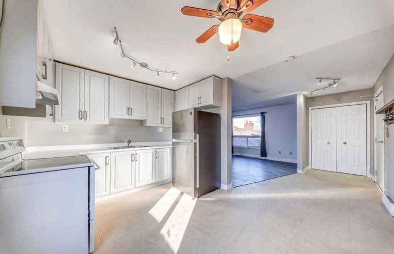 Upper - 380 Phillip Murray Ave, Oshawa, L1J 1H3 | Image 2