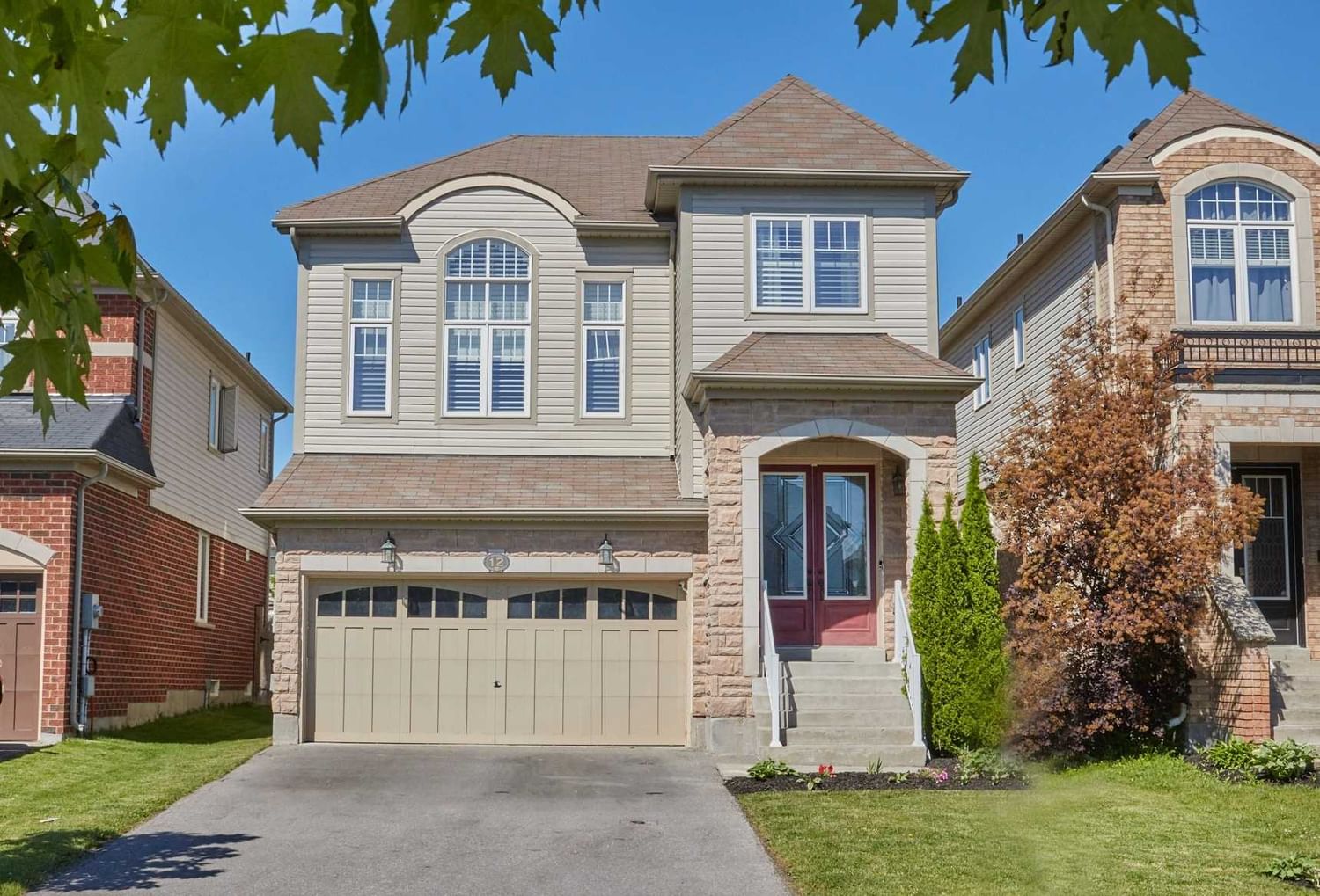 Detached House sold at 12 Buxton Lane, Clarington, Bowmanville, L1C 0J5 - MLS: E5657328