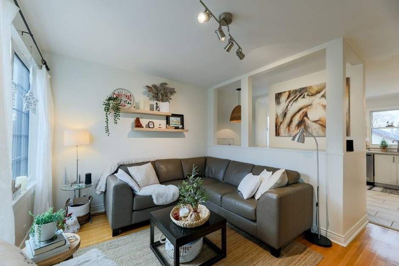 8 Wolcott Ave, Toronto, M1L4K1 | Image 3