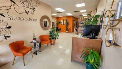 Sale Of Business sold at 106-200 Bond Street, Oshawa, Ontario, L1J2L7 - McLaughlin - MLS: E5667730