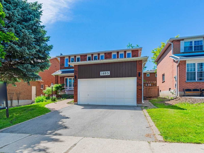 1695 Major Oaks Rd, Pickering, L1X1X2 | Image 2