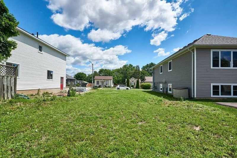 92B Elgin St, Clarington, L1C 3E4 | Image 3