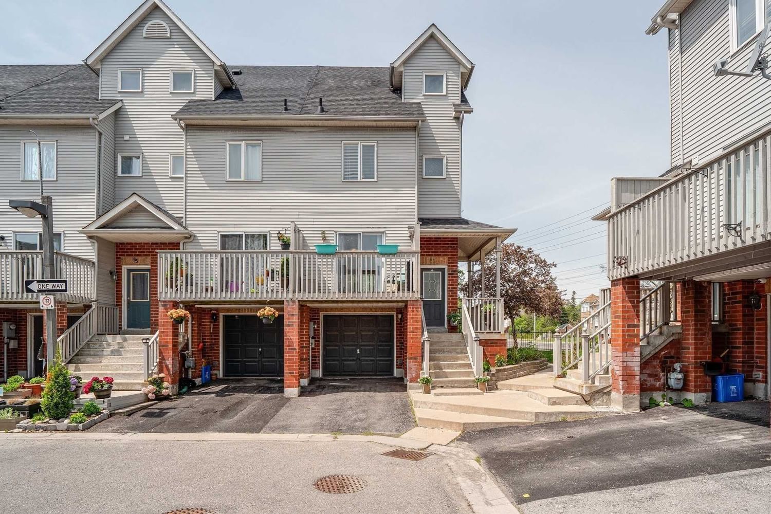 Townhouse sold at 63-1865 Kingston Road, Pickering, Village East, L1V7B5 - MLS: E5686142