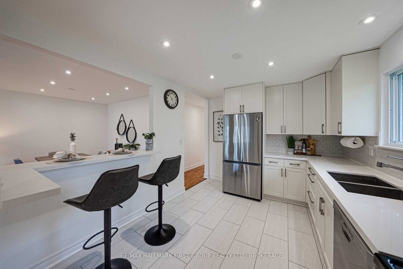 812 Sanok Dr, Pickering, L1W 2P9 | Image 3