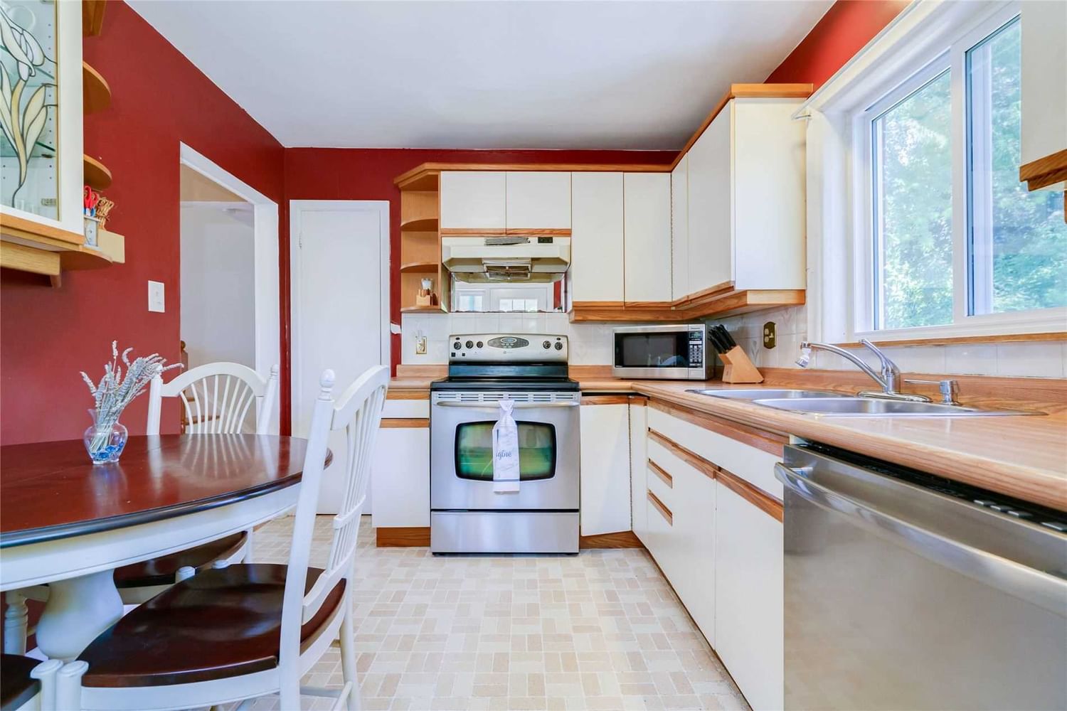 Listing Image 12