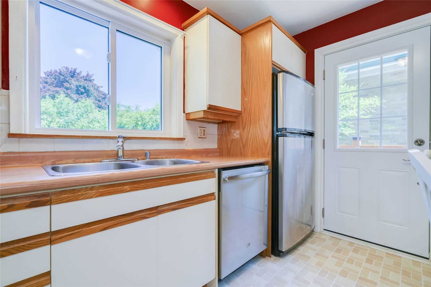 Listing Image 15