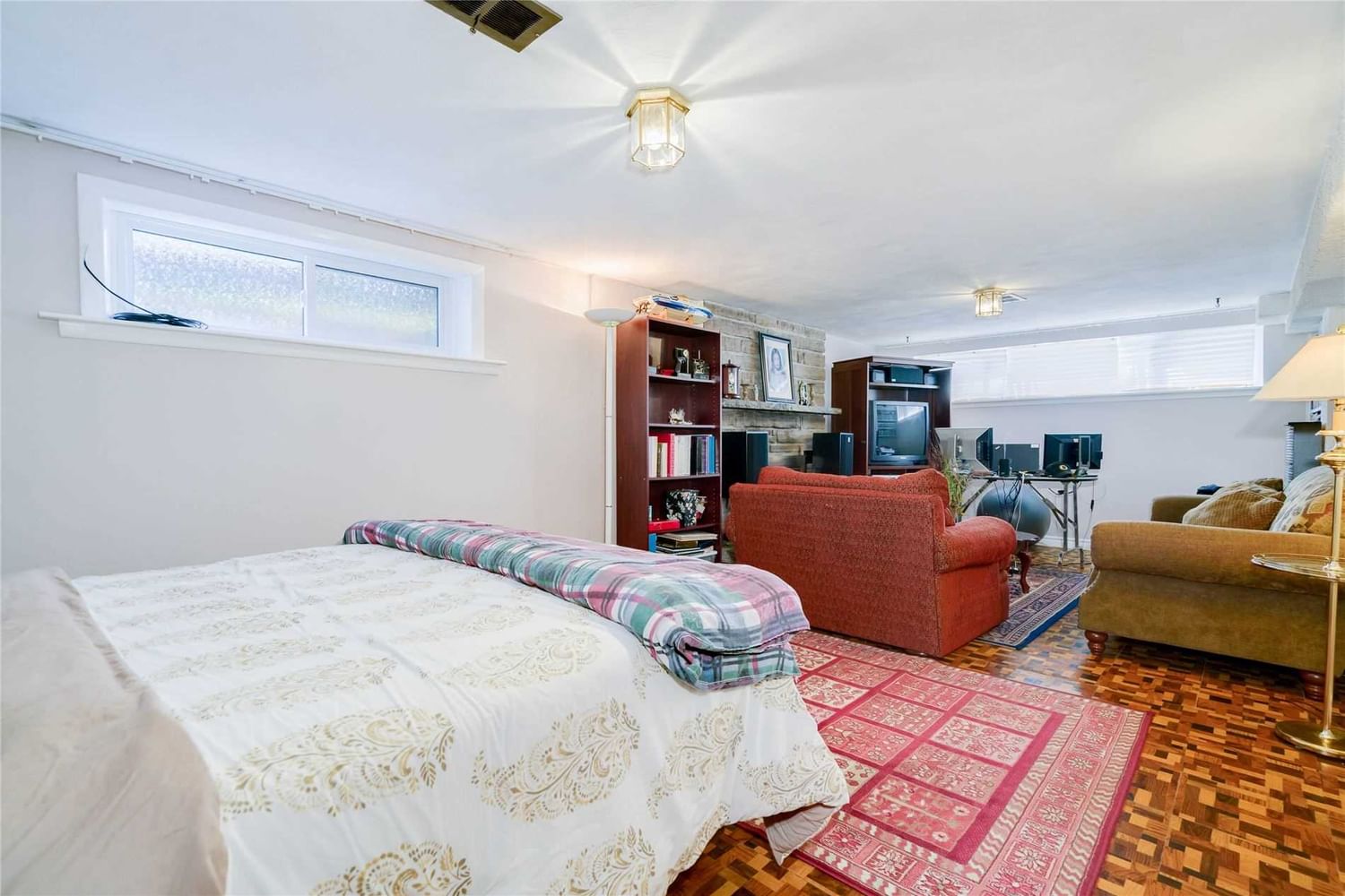 Listing Image 23