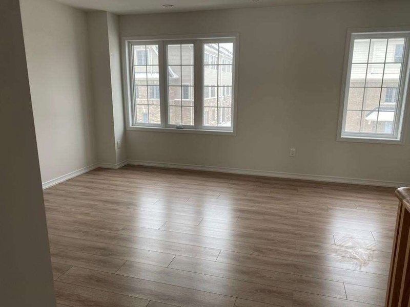 225 Danzatore Path, Oshawa, L1L0P9 | Image 2