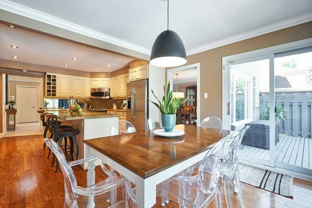 Listing Image 11
