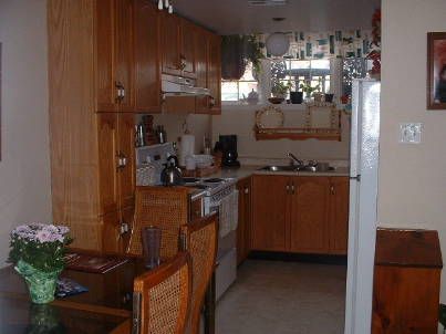 9 Fenwick Ave, Clarington, L1C4R6 | Image 2