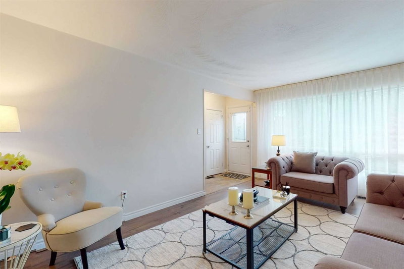 352 Phillip Murray Ave, Oshawa, L1J1H2 | Image 2