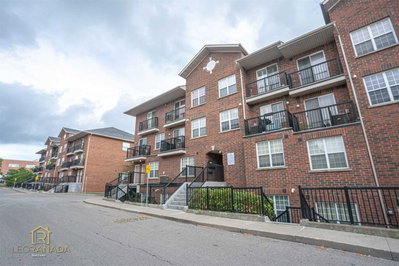 Townhouse sold at 308-25 Strangford Lane, Toronto, Ontario, M1L0E5 - Clairlea-Birchmount - MLS: E5742352