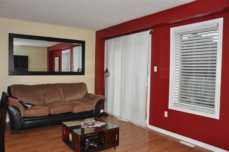 5 Somerscales Dr, Clarington, L1C 5B6 | Image 2