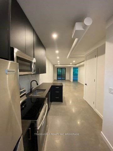 5 - 862 Pape Ave, Toronto, M4K 3T8 | Image 3