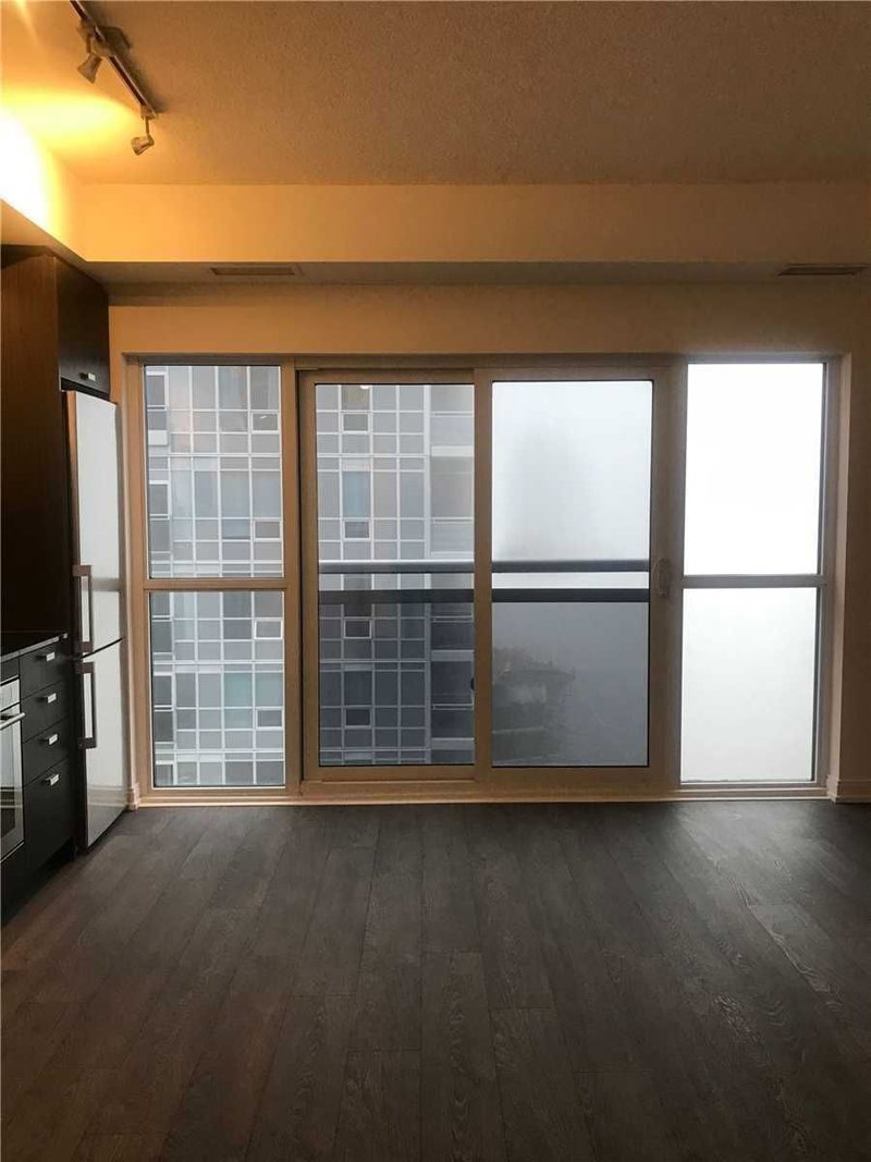 3017 - 275 Village Green Sq, Toronto, M1S 0L8 | Image 3