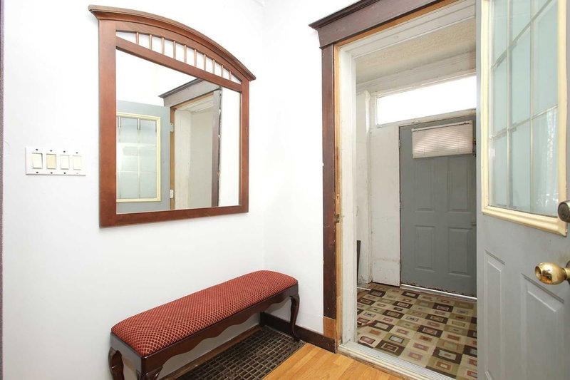 80 Eldon Ave, Toronto, M4C5G3 | Image 3