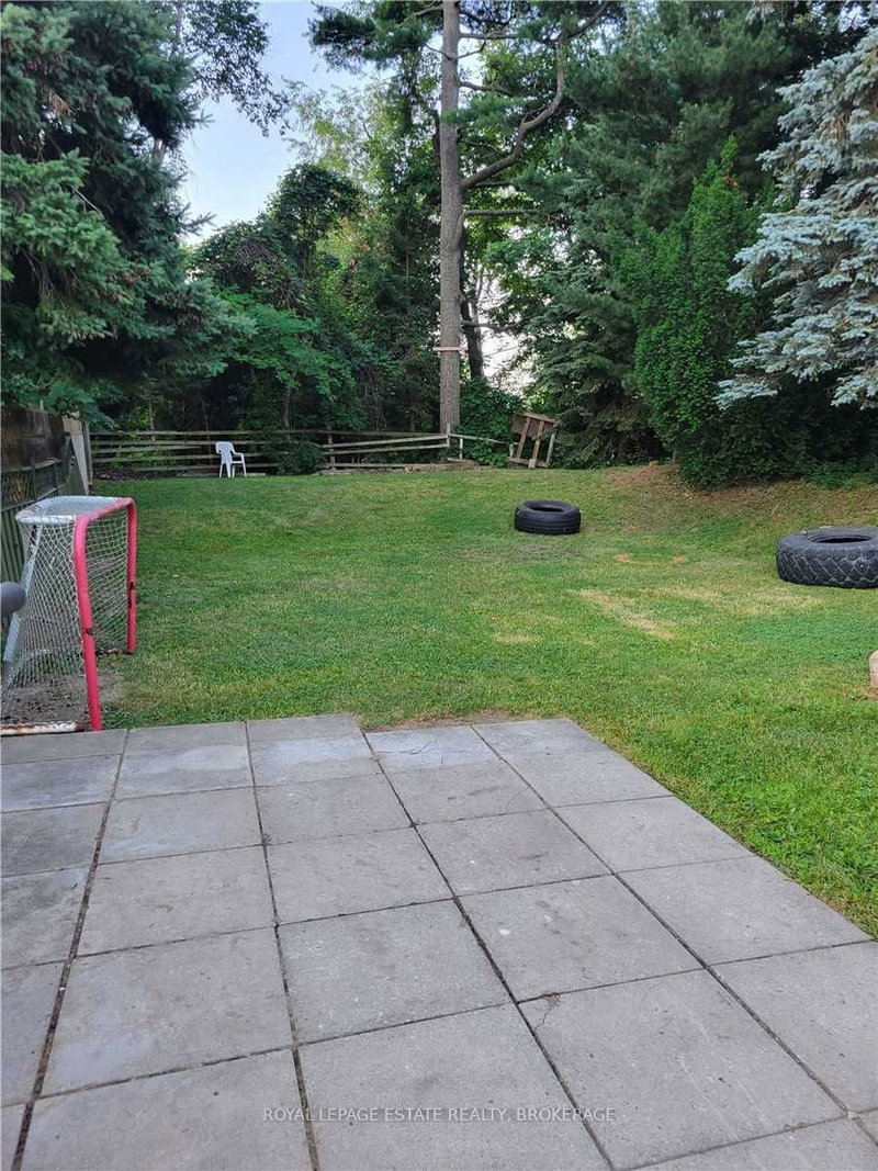 Upper - 13 Pinegrove Ave, Toronto, M1N 2G3 | Image 2