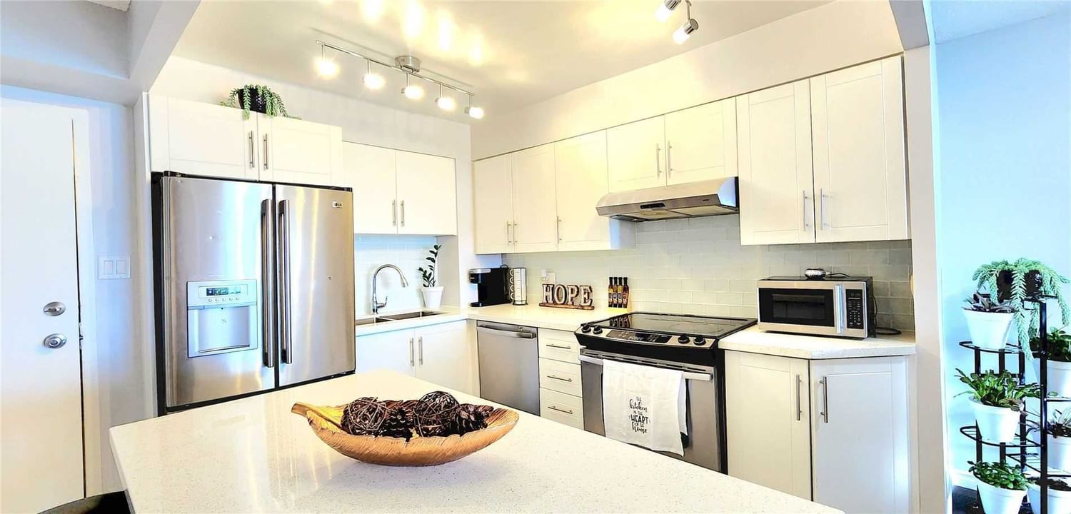 Condo sold at 1003-8 Silver Bell Grve, Toronto, Malvern, M1B4Z3 - MLS: E5768678