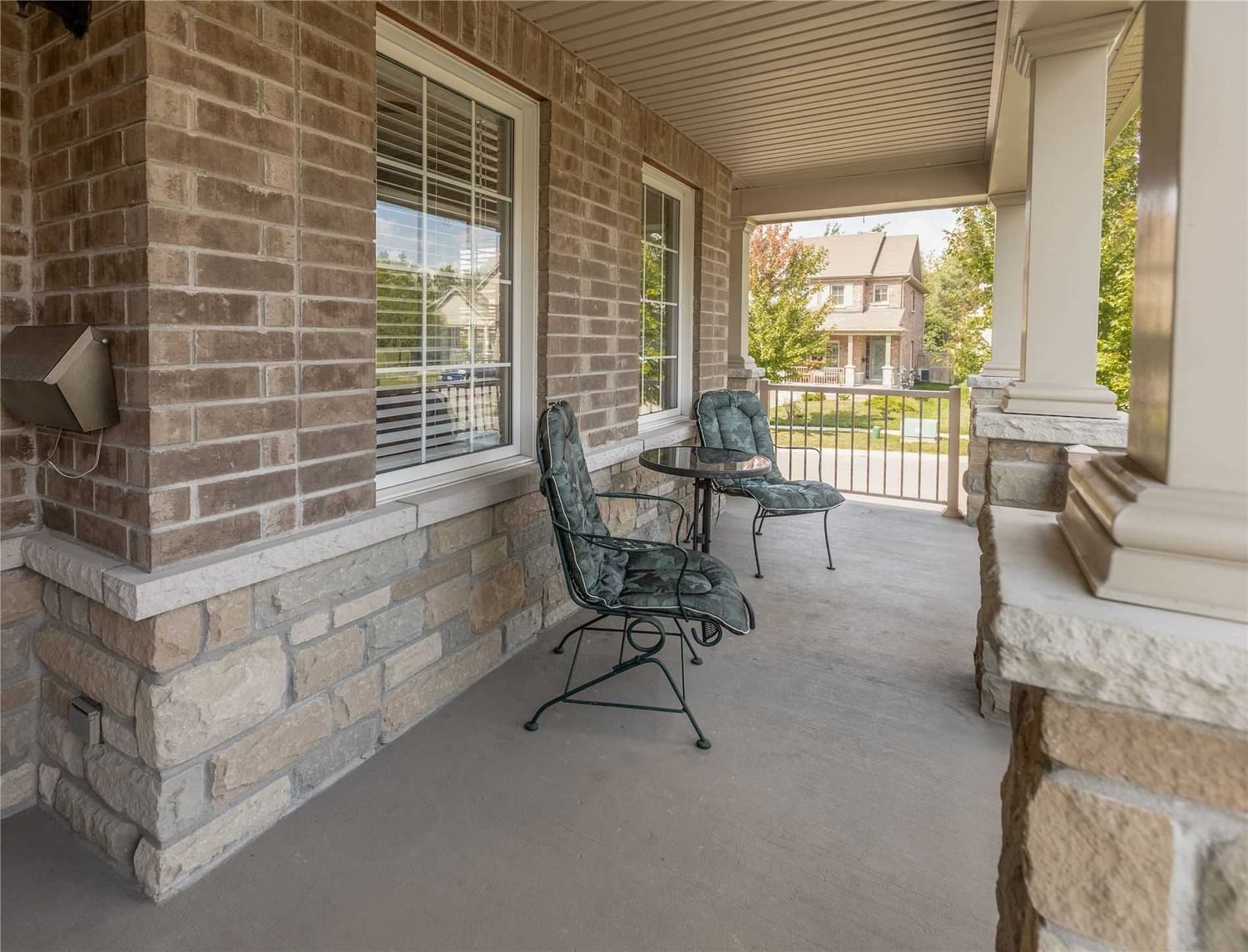 Listing Image 3