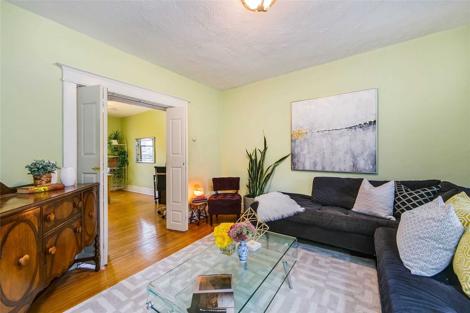 Listing Image 5