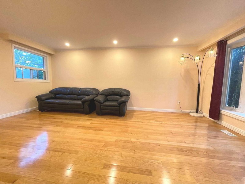 1153 Huntingwood Dr, Toronto, M1S1K6 | Image 3