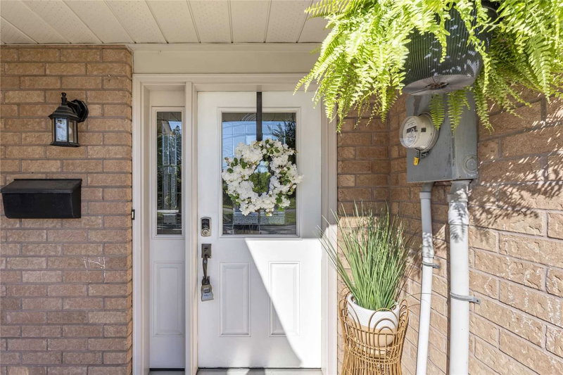 2678 Trulls Rd S, Clarington, L1E2N3 | Image 2