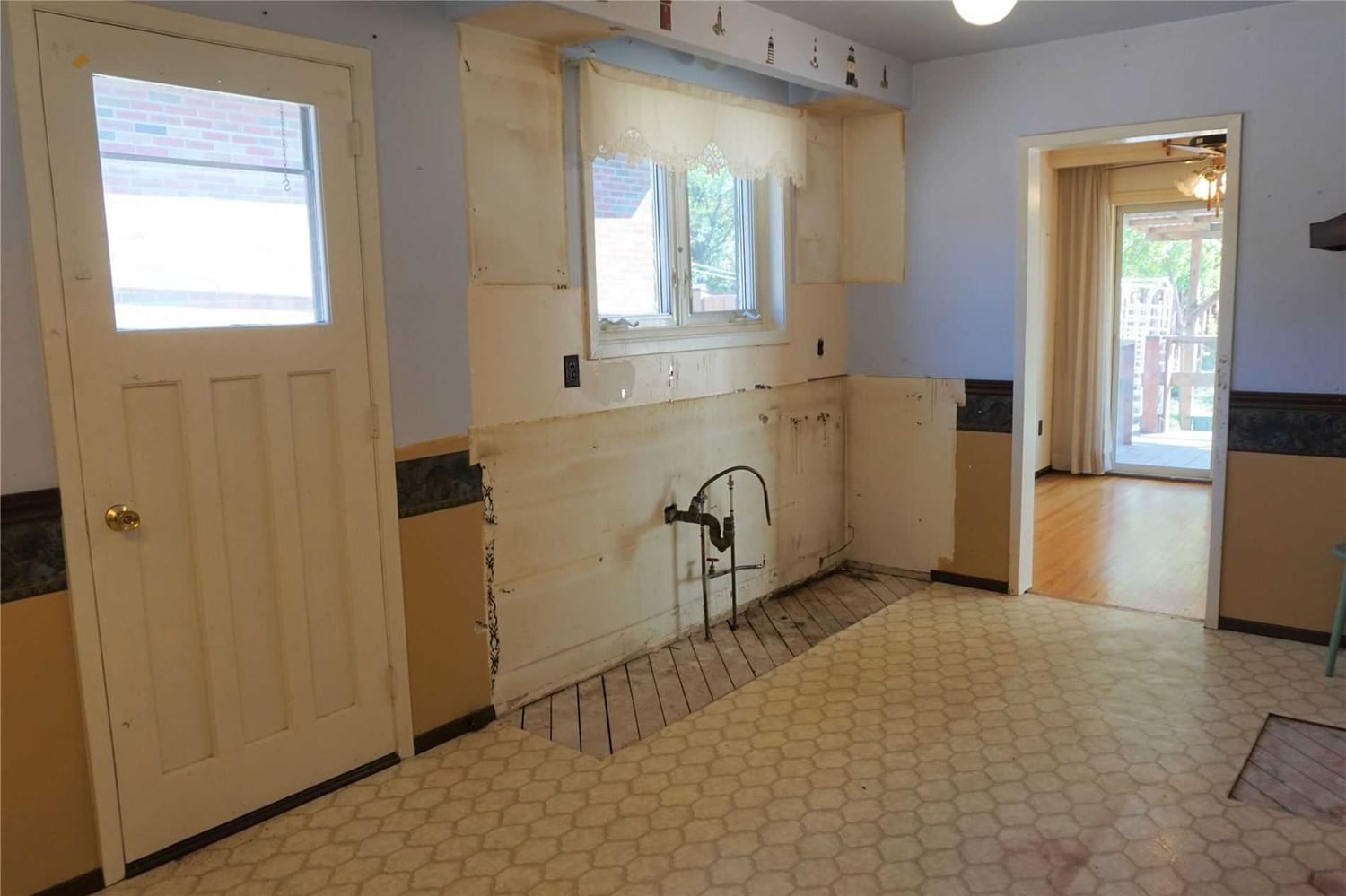 Listing Image 15