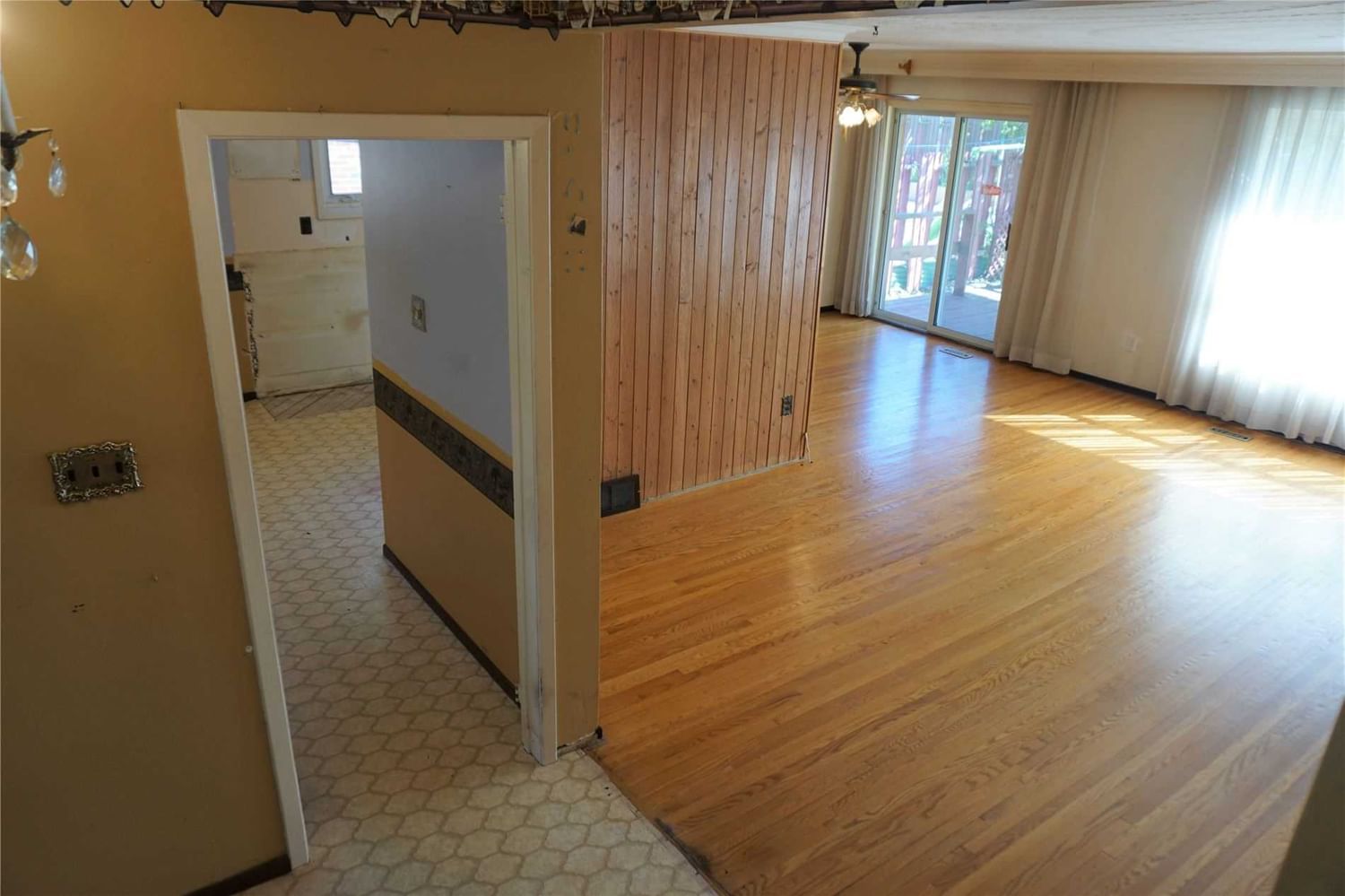 Listing Image 9