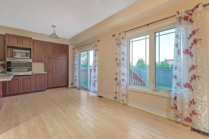 27 Mantz Cres, Whitby, L1R0L3 | Image 3