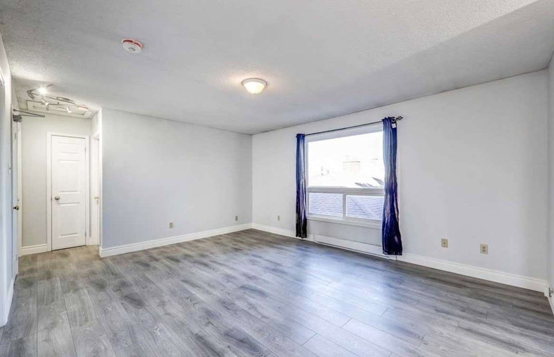 Upper - 380 Phillip Murray Ave, Oshawa, L1J 1H3 | Image 3