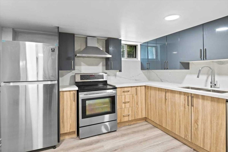 Lower - 380 Phillip Murray Ave, Oshawa, L1J1H3 | Image 2