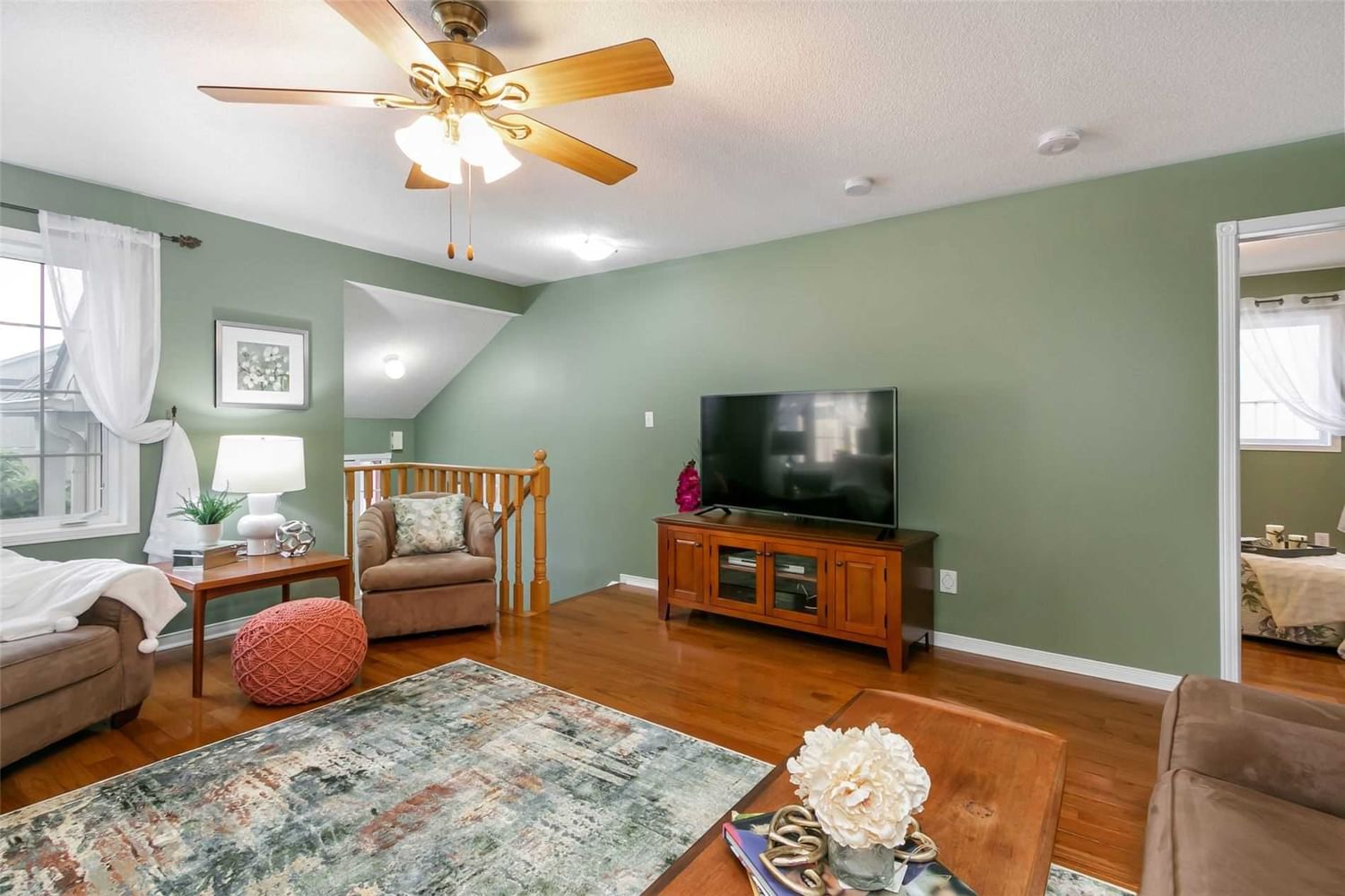 Listing Image 7