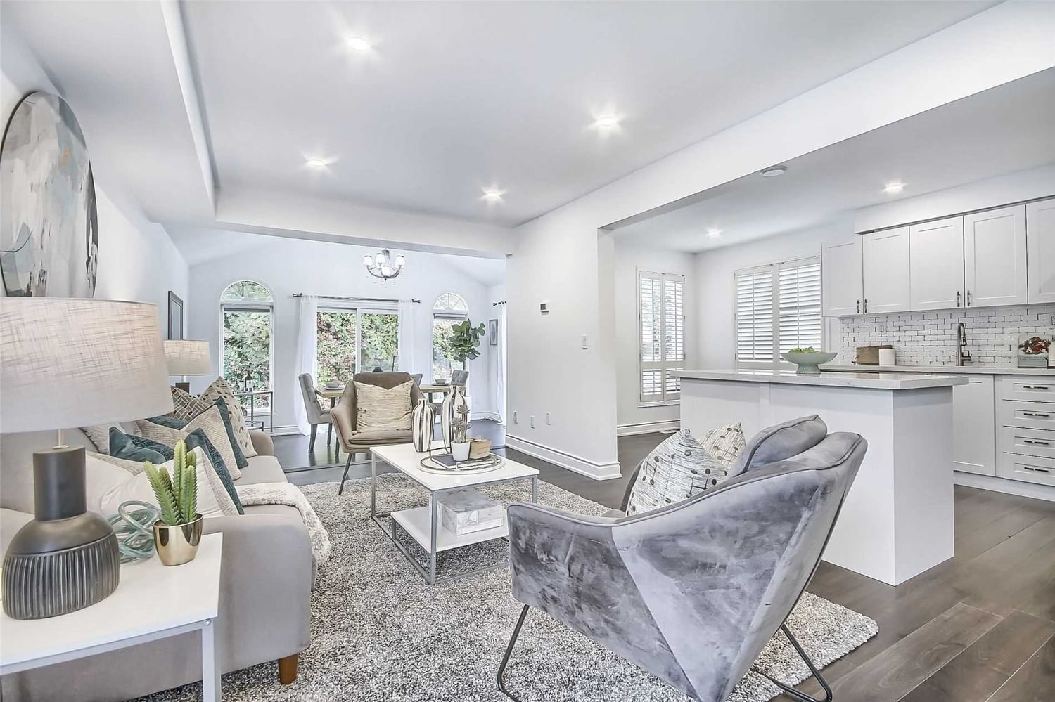 Listing Image 10