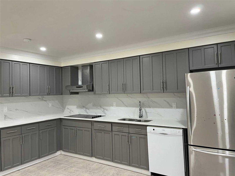 29 Roxanne Cres, Toronto, M1V4J5 | Image 2