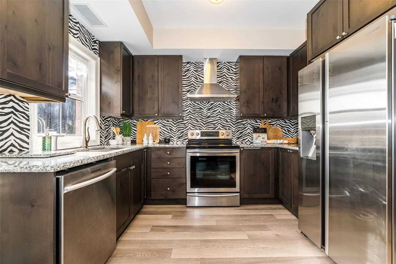 205 - 17 Baldwin St N, Whitby, L1M 1A2 | Image 2