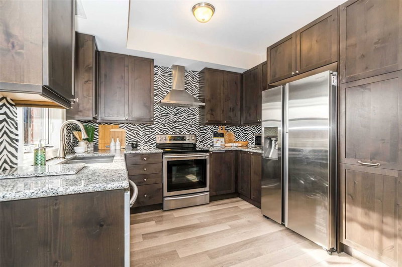 205 - 17 Baldwin St N, Whitby, L1M 1A2 | Image 3