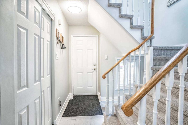 63 Barrett Cres, Ajax, L1T2C5 | Image 2