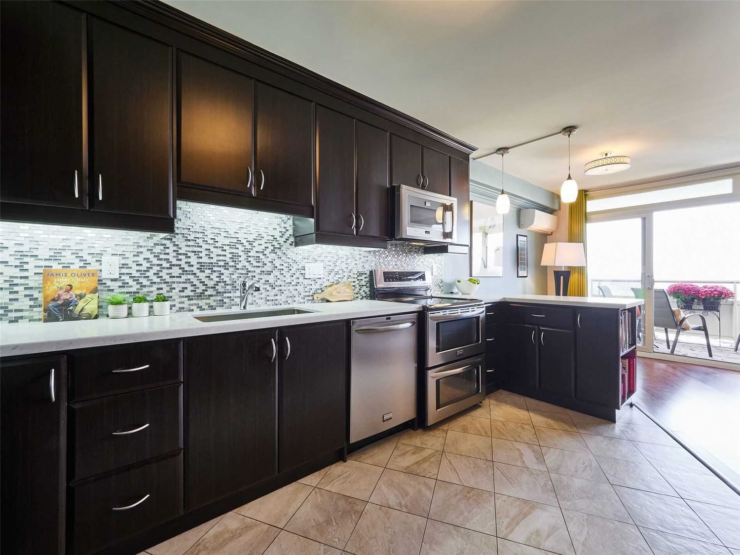 Listing Image 15